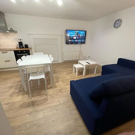 Charmante Maison A Evran Proche Dinan Et St Malo. Extérieur photo