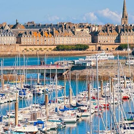 Charmante Maison A Evran Proche Dinan Et St Malo. Extérieur photo
