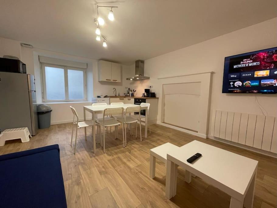 Charmante Maison A Evran Proche Dinan Et St Malo. Extérieur photo