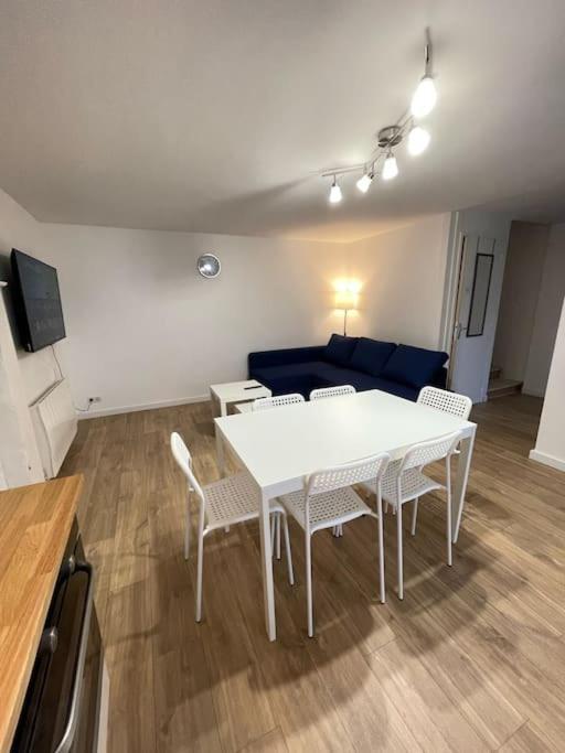Charmante Maison A Evran Proche Dinan Et St Malo. Extérieur photo